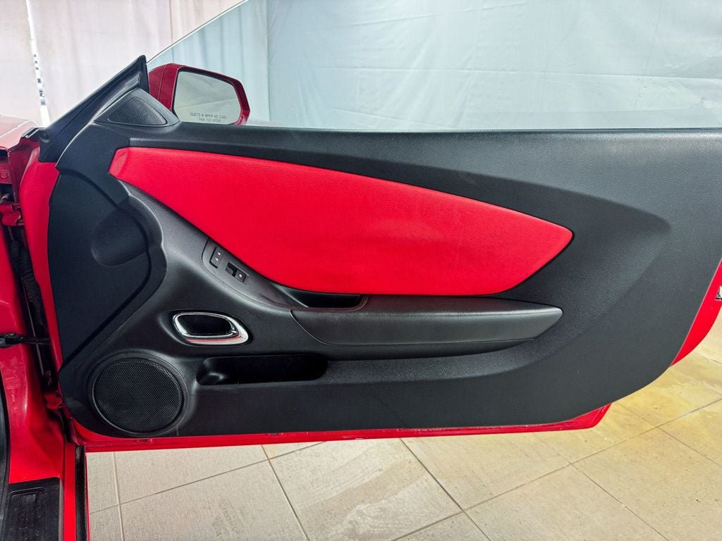 Used 2015 Chevrolet Camaro LT RWD image 16