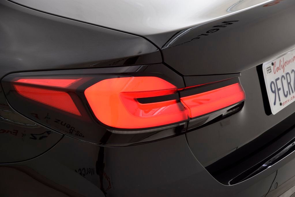 Used 2023 BMW 530i w/ Convenience Package image 13