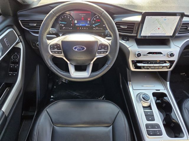 Used 2022 Ford Explorer XLT w/ Equipment Group 202A image 18