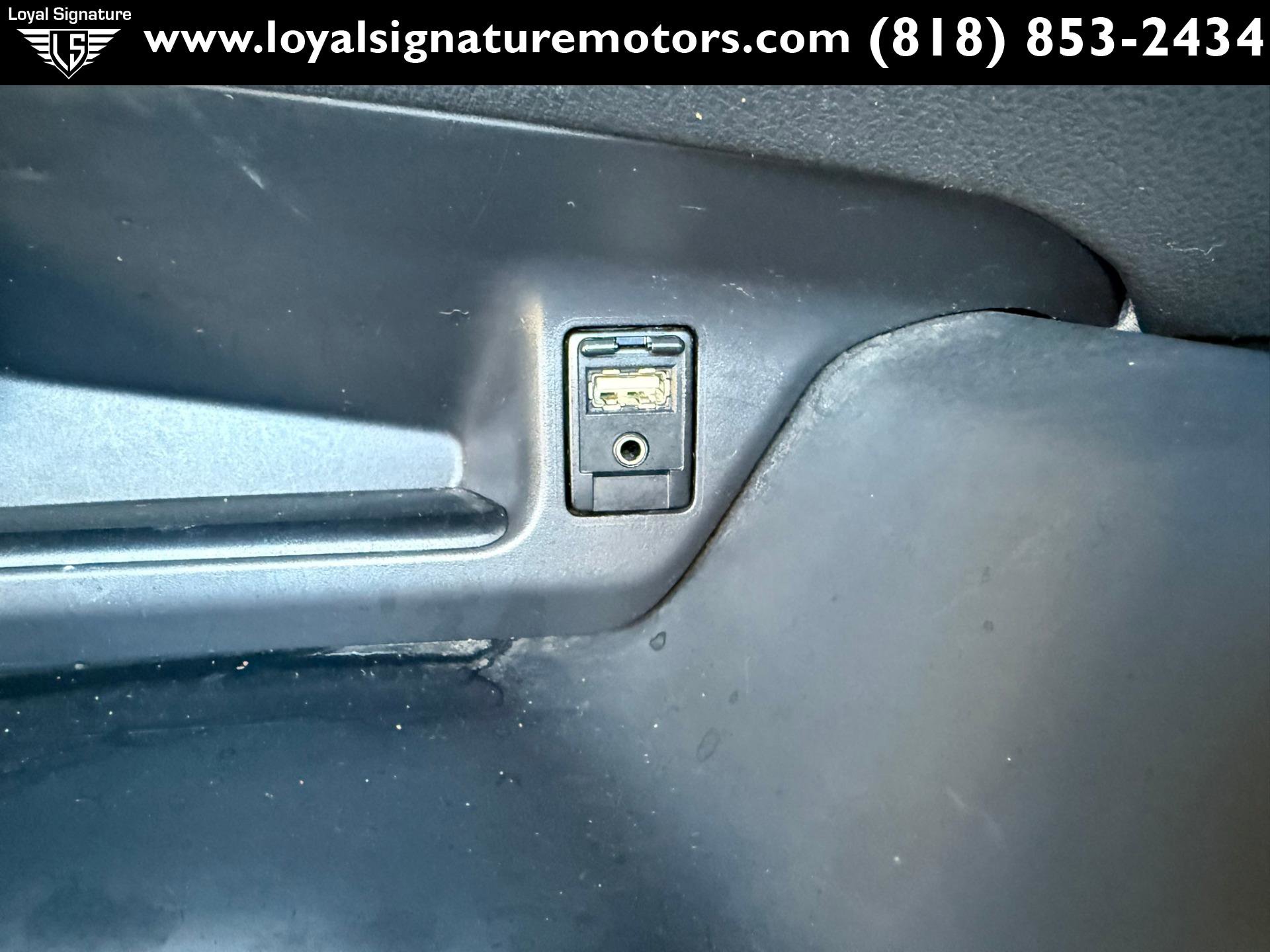 Used 2018 Toyota C-HR XLE image 25