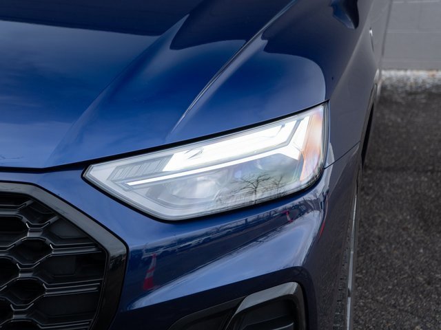 Certified 2025 Audi Q5 2.0T Premium w/ Convenience Plus Package image 11