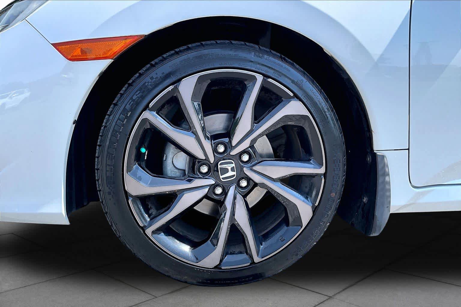 Used 2019 Honda Civic Sport image 11