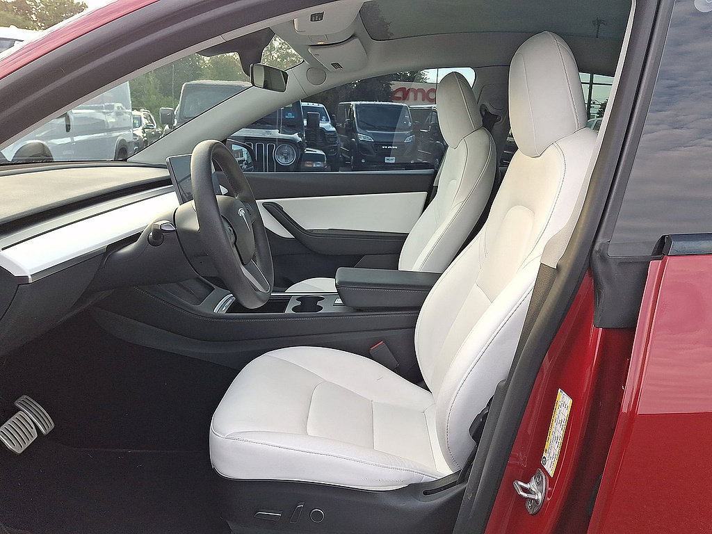 Used 2022 Tesla Model Y Performance AWD/4WD image 17