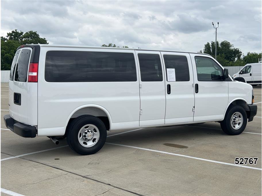 Used 2025 Chevrolet Express 3500 LS RWD image 2