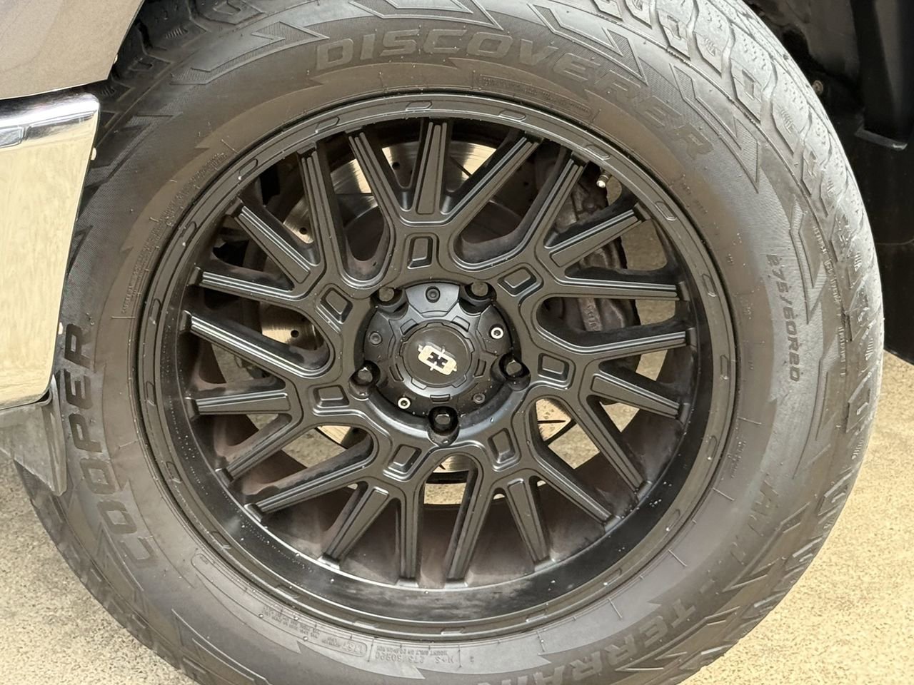 Used 2019 Toyota Tundra SR5 w/ TRD Off Road Package image 9