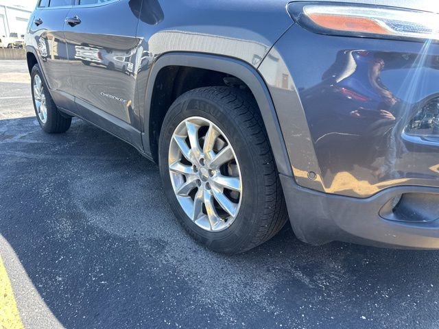 Used 2015 Jeep Cherokee Limited w/ Luxury Group image 3