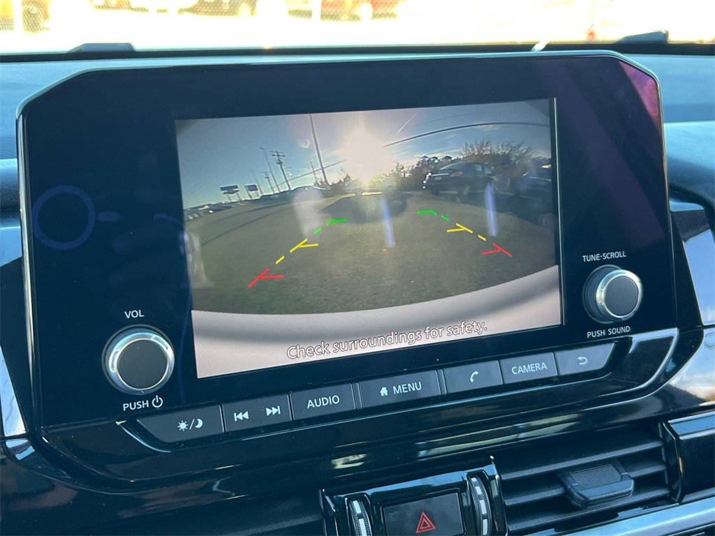 Used 2024 Nissan Pathfinder SV image 21