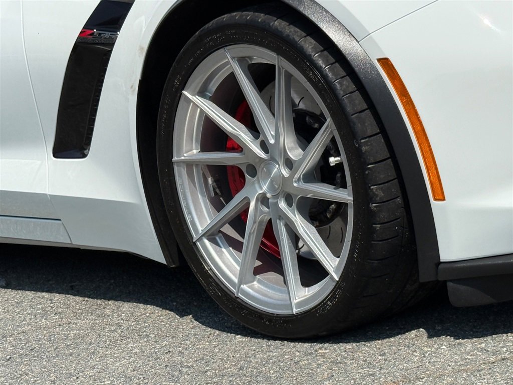 Used 2016 Chevrolet Corvette Z06 w/ 3LZ Preferred Equipment Group image 31