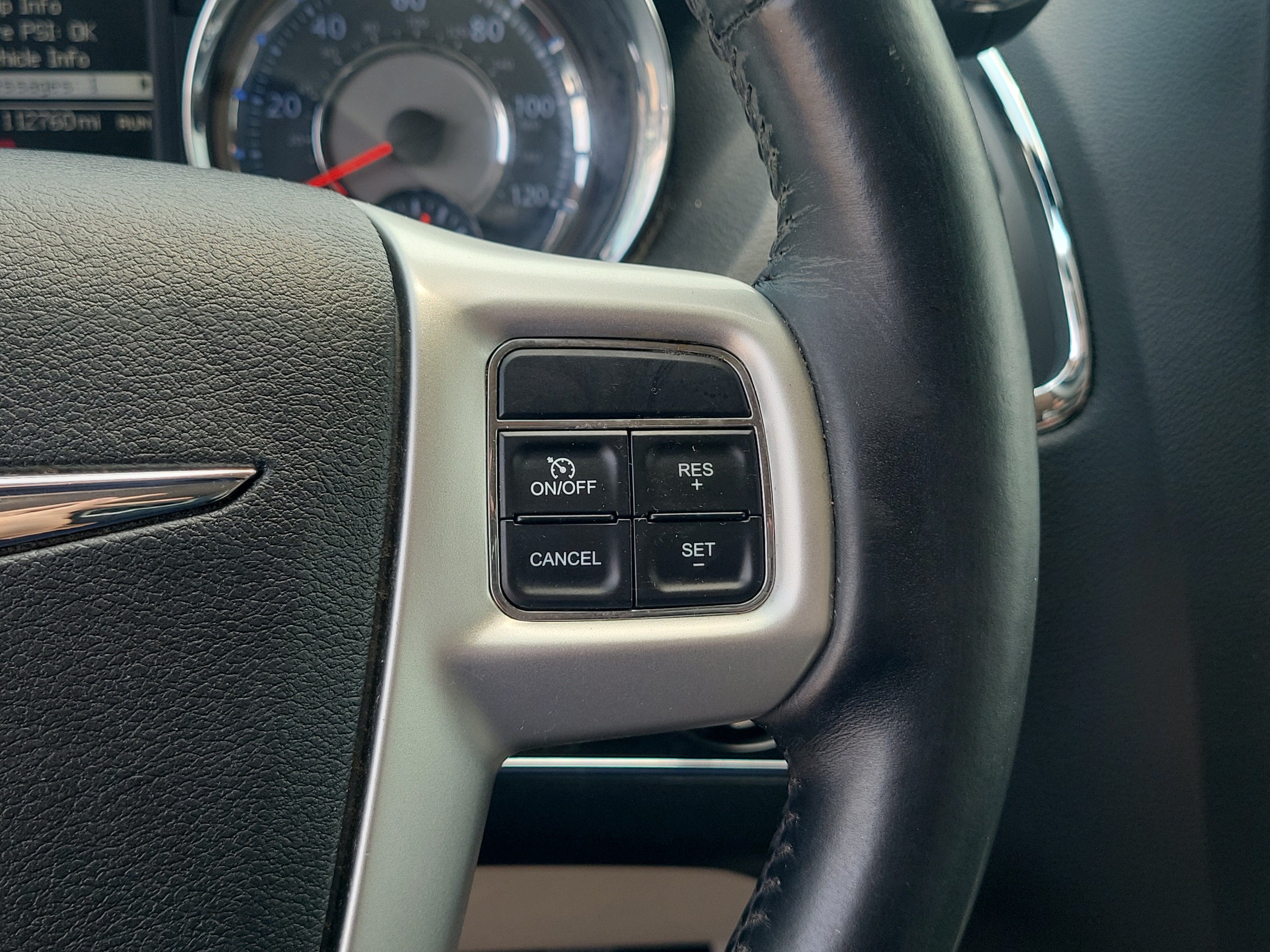 Used 2015 Chrysler Town & Country Touring-L w/ Driver Convenience Group FWD image 24