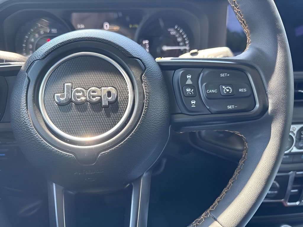 Used 2024 Jeep Wrangler Unlimited w/ Convenience Group AWD/4WD image 15