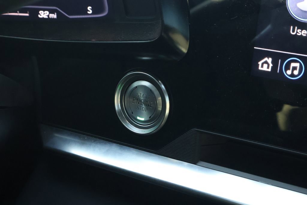 Used 2022 Chevrolet Corvette Stingray Premium Cpe w/ Z51 Performance Package image 33