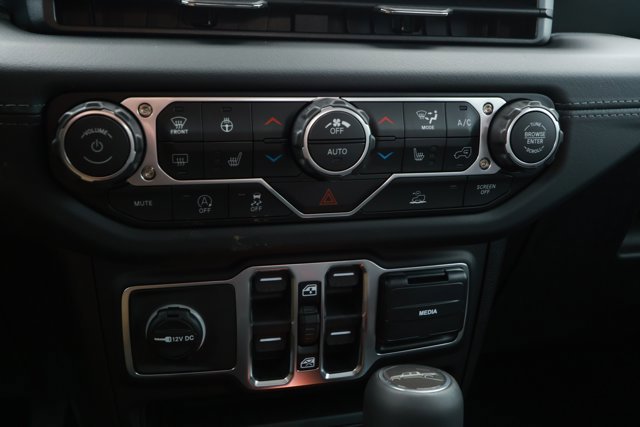 New 2026 Jeep Gladiator Sahara image 18