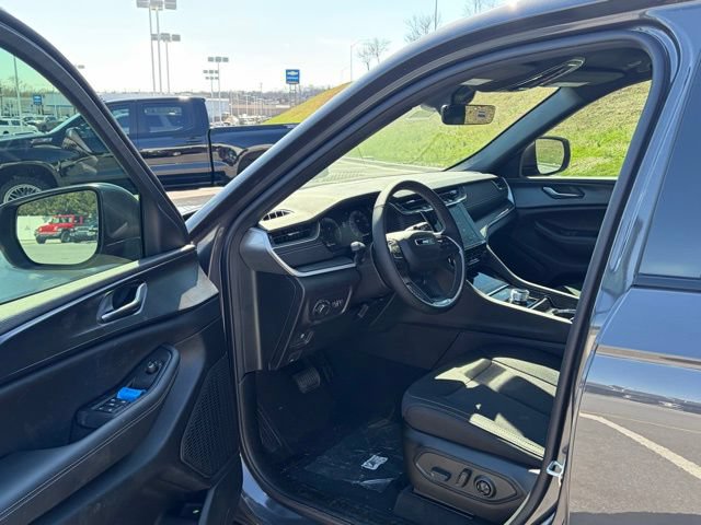 New 2026 Jeep Grand Cherokee Laredo X AWD/4WD image 14