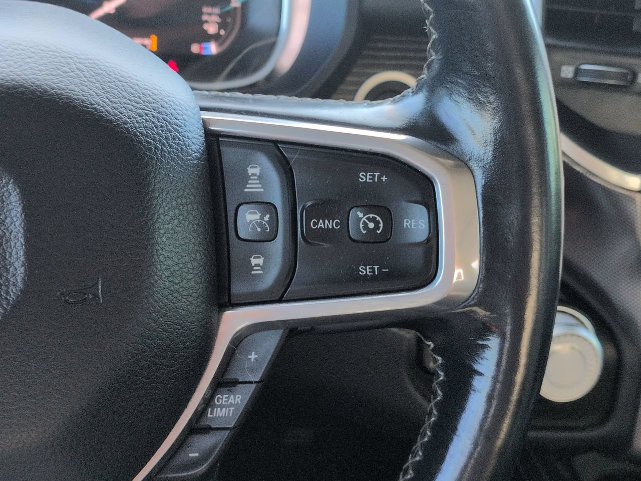 Used 2023 RAM 1500 Limited AWD/4WD image 26