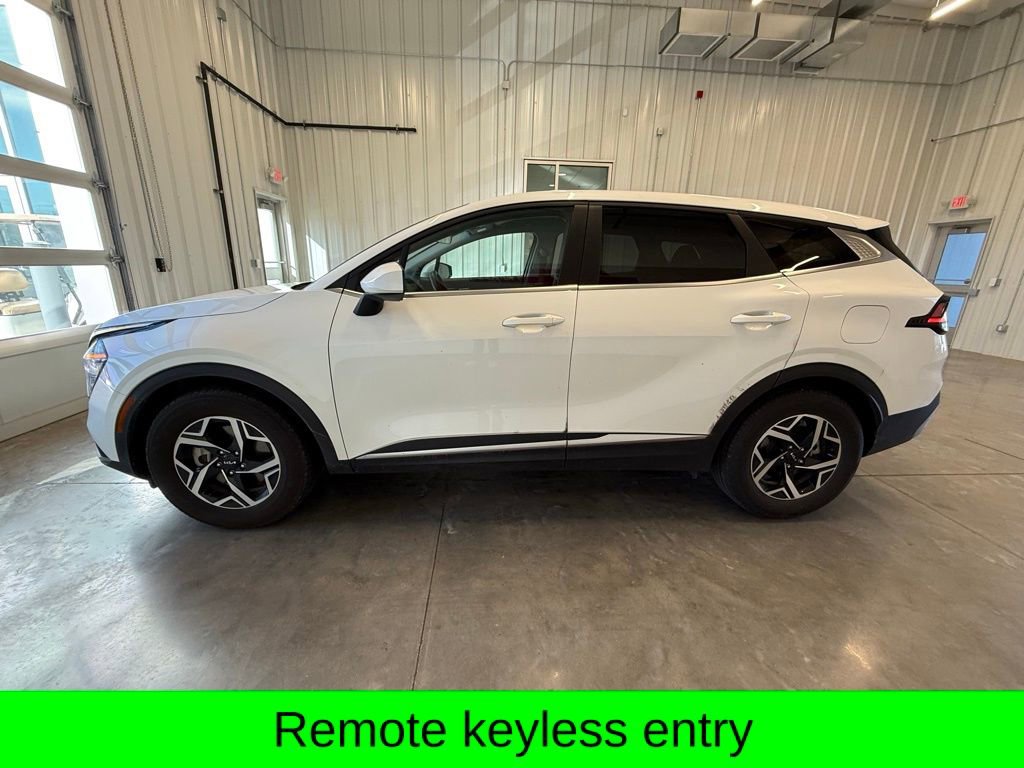 Used 2024 Kia Sportage LX image 4