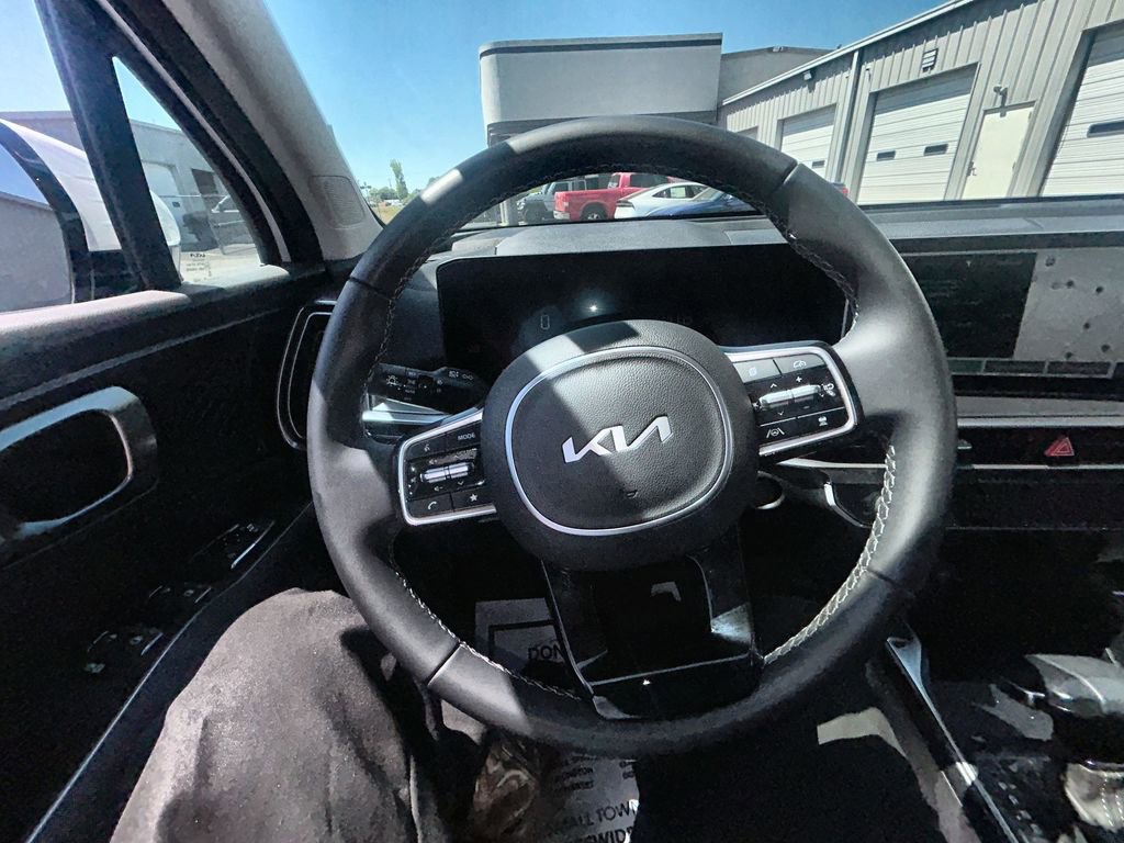 Used 2025 Kia Sorento EX w/ Panoramic Sunroof Package FWD image 20