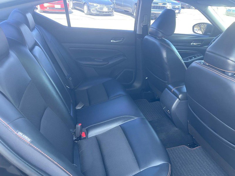 Used 2019 Nissan Altima 2.5 SR FWD image 12