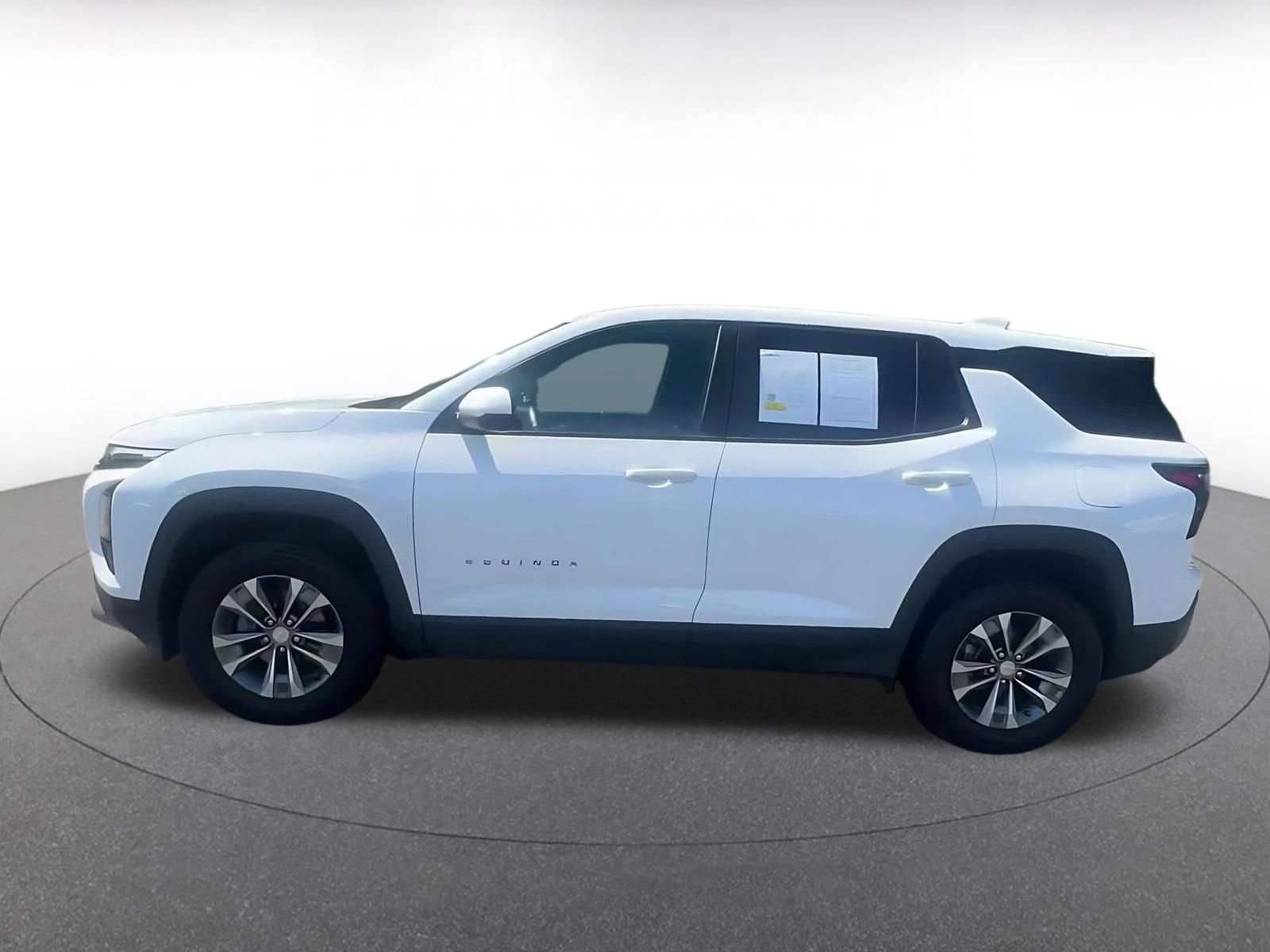 Used 2025 Chevrolet Equinox LT FWD image 9