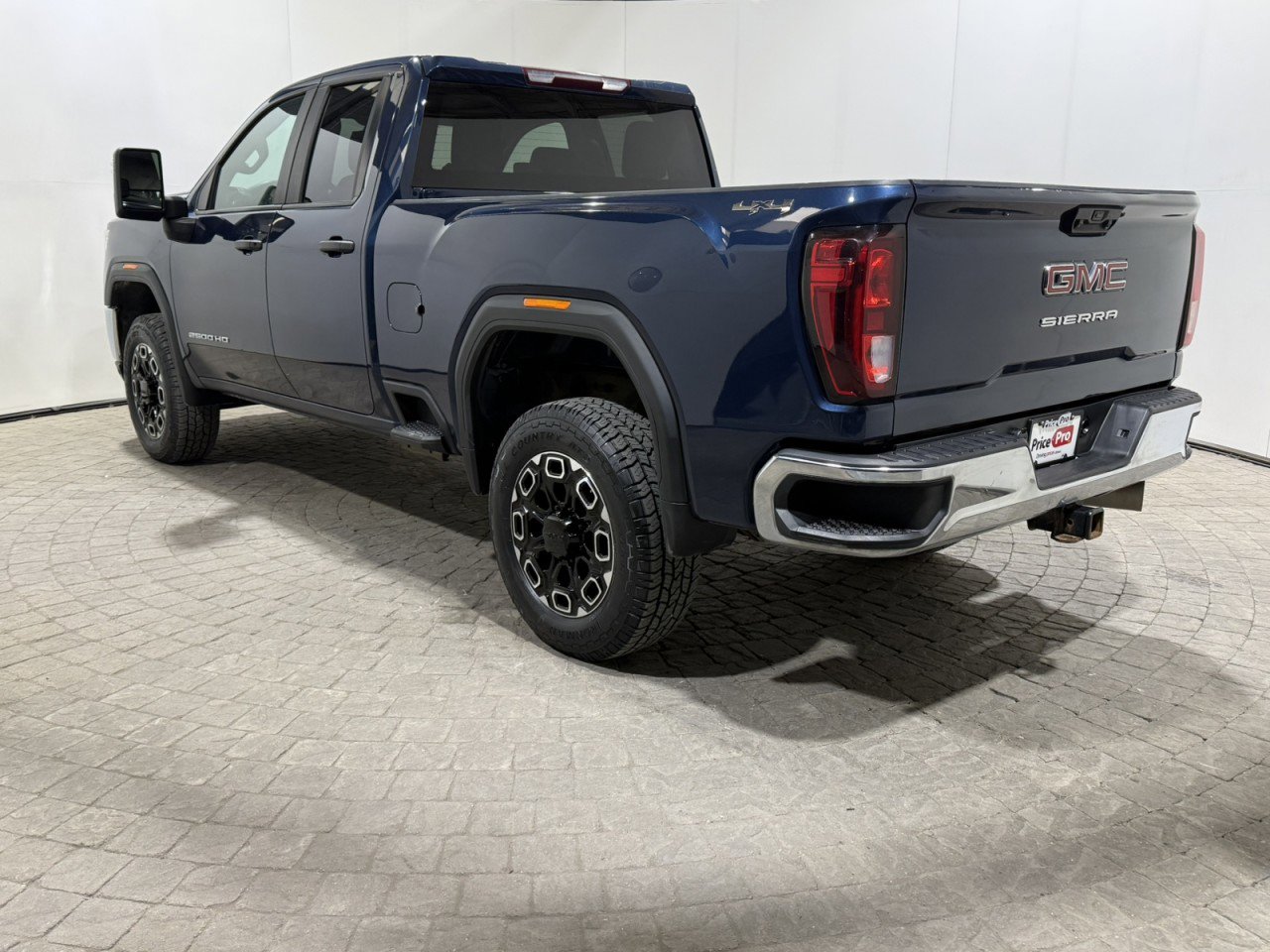 Used 2022 GMC Sierra 2500 Pro w/ Convenience Package image 6