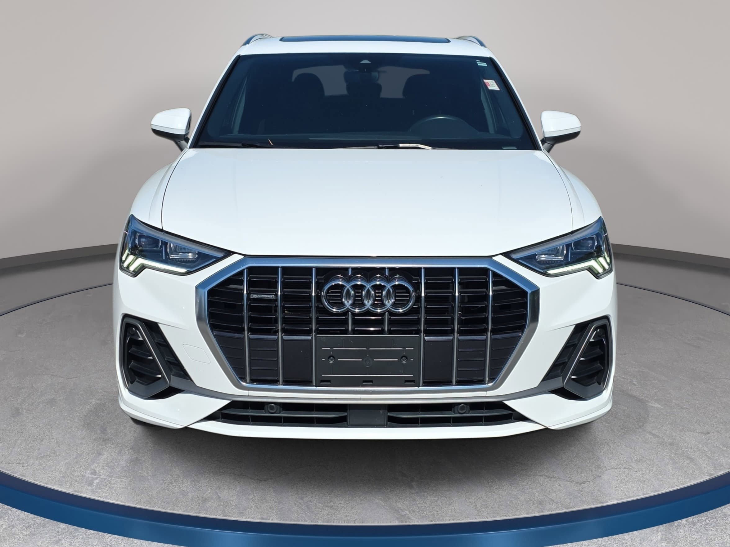 Used 2023 Audi Q3 2.0T Premium AWD/4WD image 2