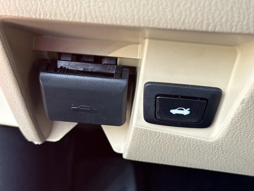 Used 2019 MAZDA MX-5 Miata RF Grand Touring image 35