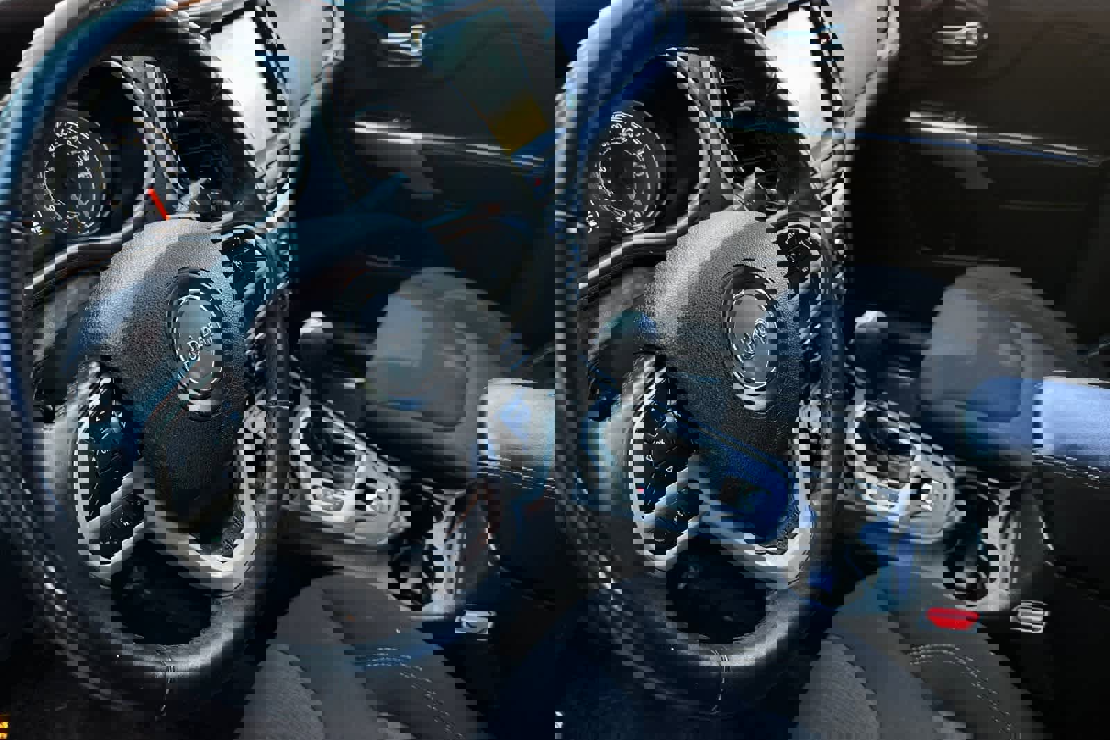 Used 2017 Jeep Cherokee Latitude image 12