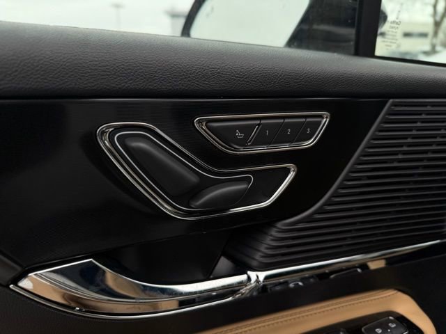 Certified 2022 Lincoln Corsair Reserve w/ Equipment Group 201A image 14