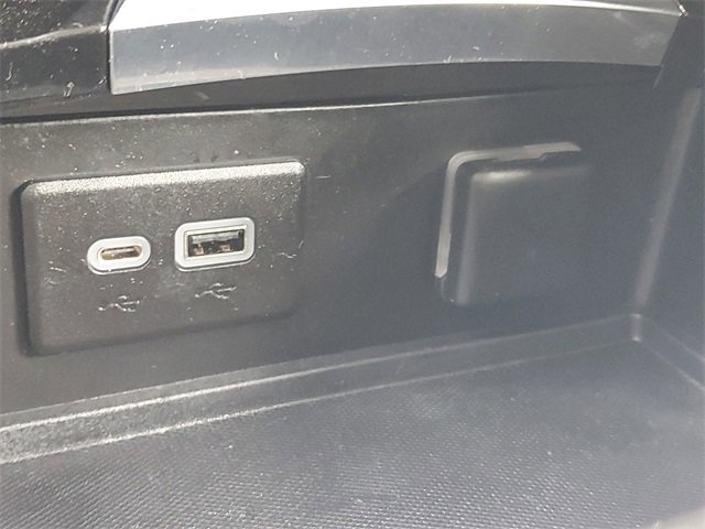 Certified 2023 Buick Envision Essence image 30