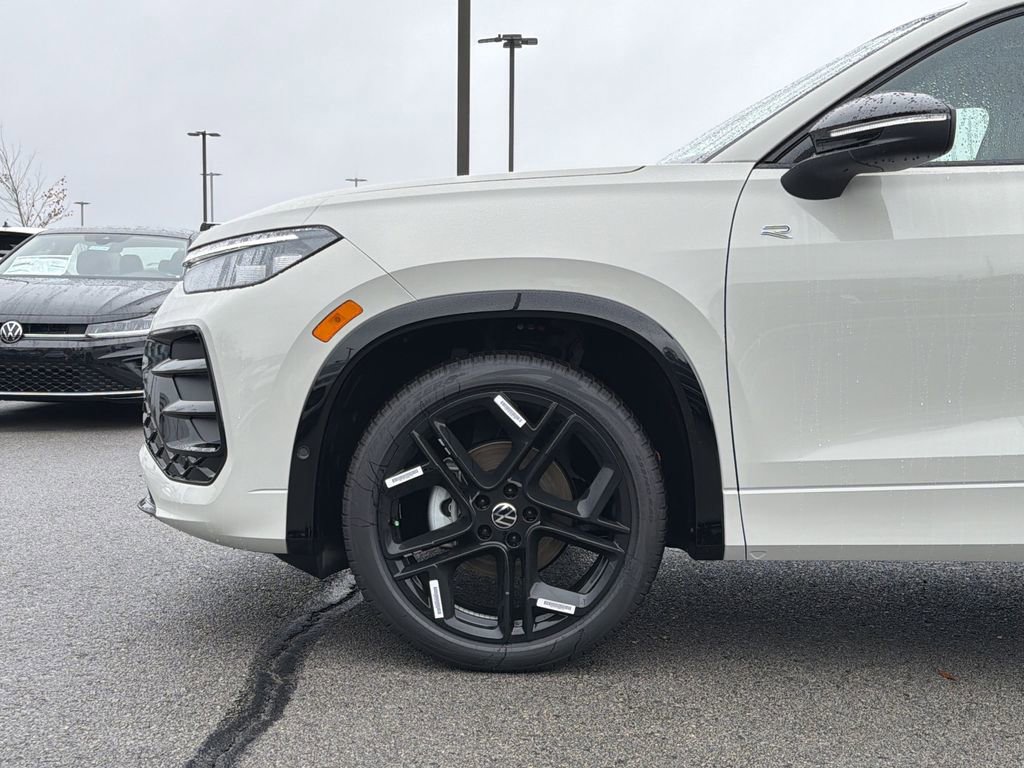 New 2026 Volkswagen Tiguan SE R-Line image 9