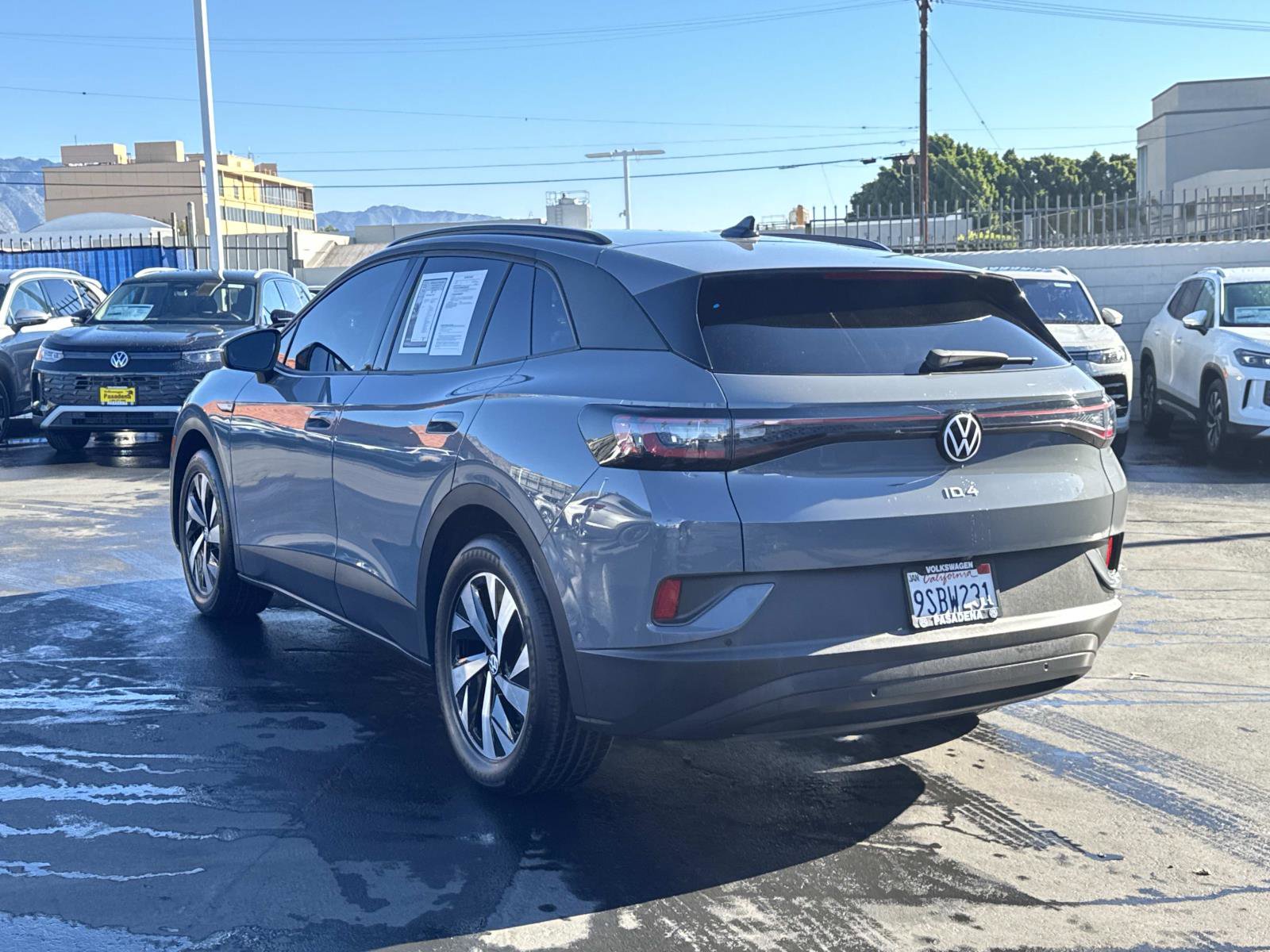 Used 2024 Volkswagen ID.4 Pro image 3