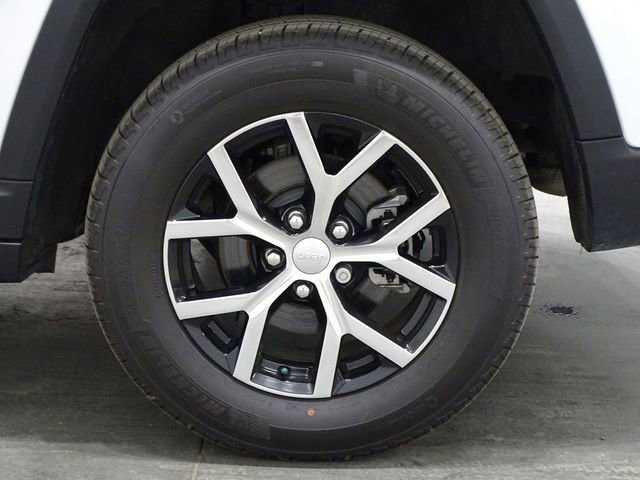 Used 2024 Jeep Grand Cherokee Limited image 45