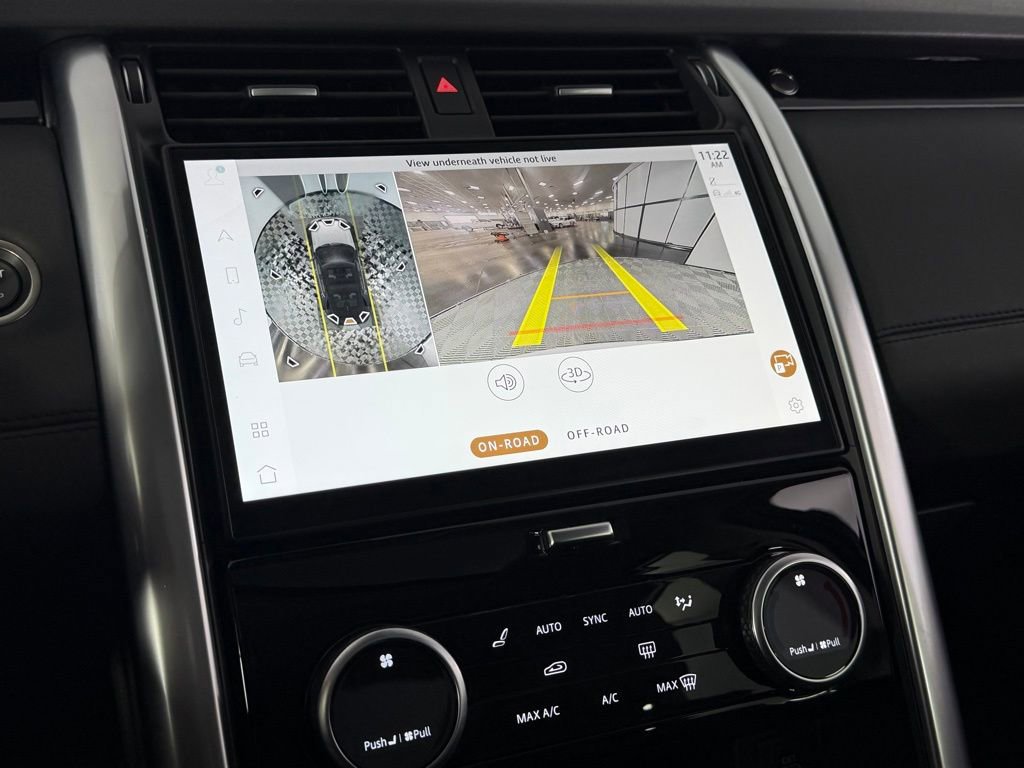Used 2024 Land Rover Discovery S image 18