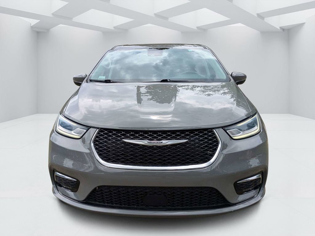 Used 2023 Chrysler Pacifica Touring-L FWD image 8