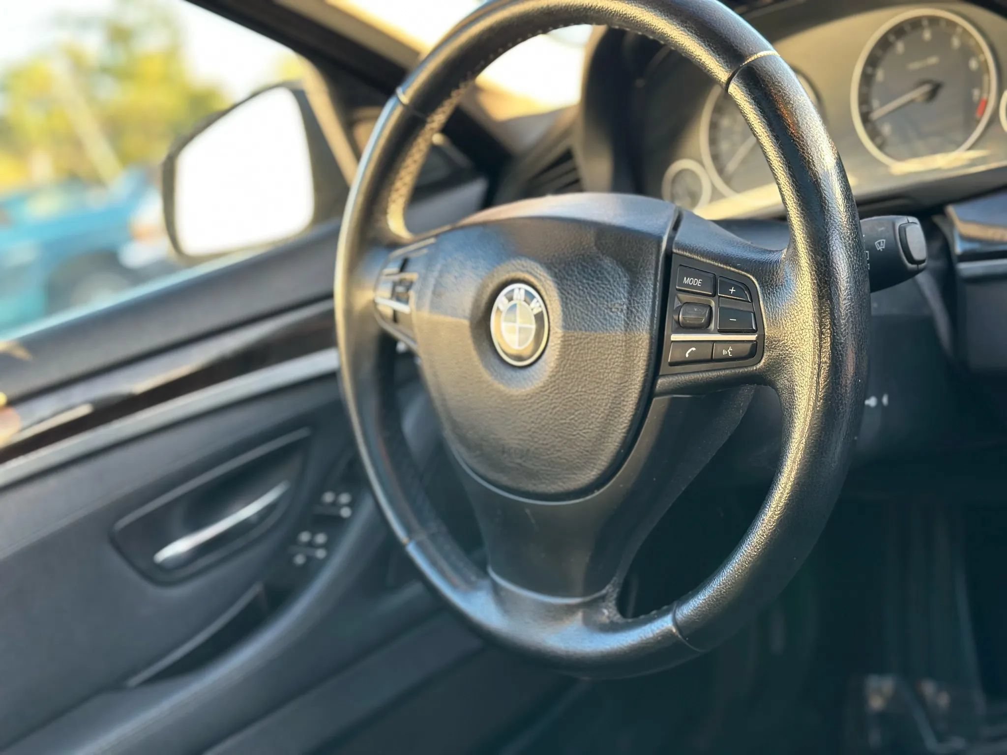 Used 2011 BMW 528i Sedan RWD image 9
