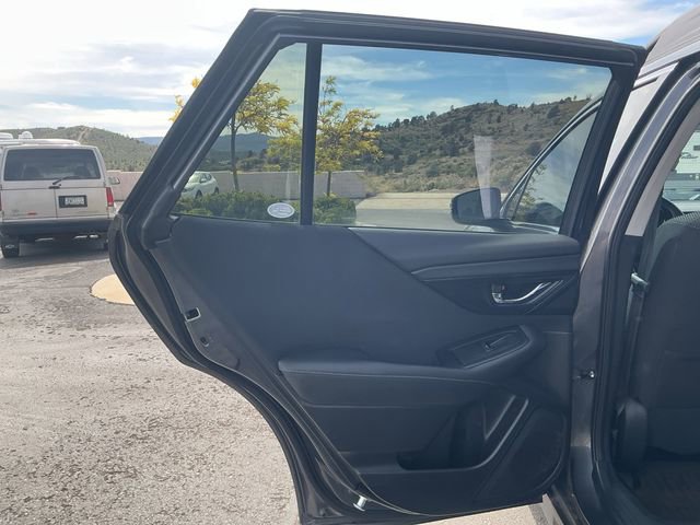 Used 2025 Subaru Outback Premium AWD/4WD image 14