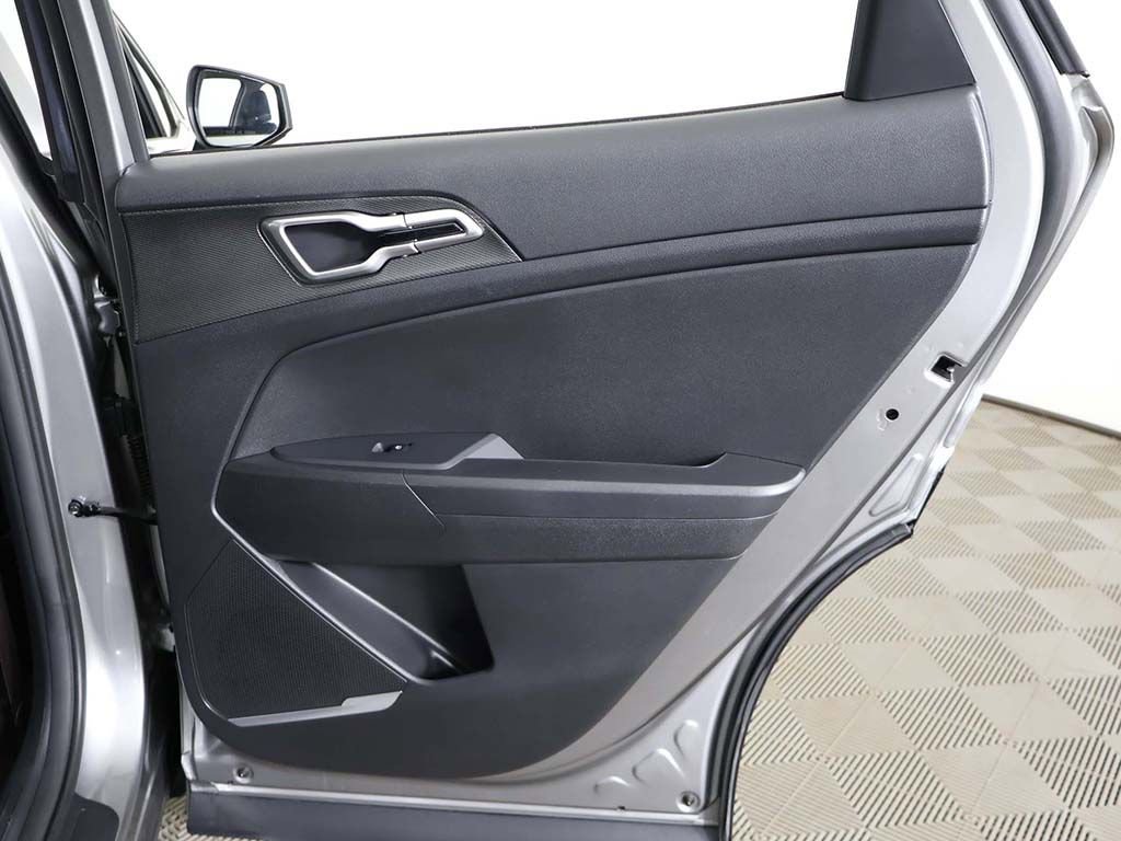 Used 2023 Kia Sportage LX AWD/4WD image 24