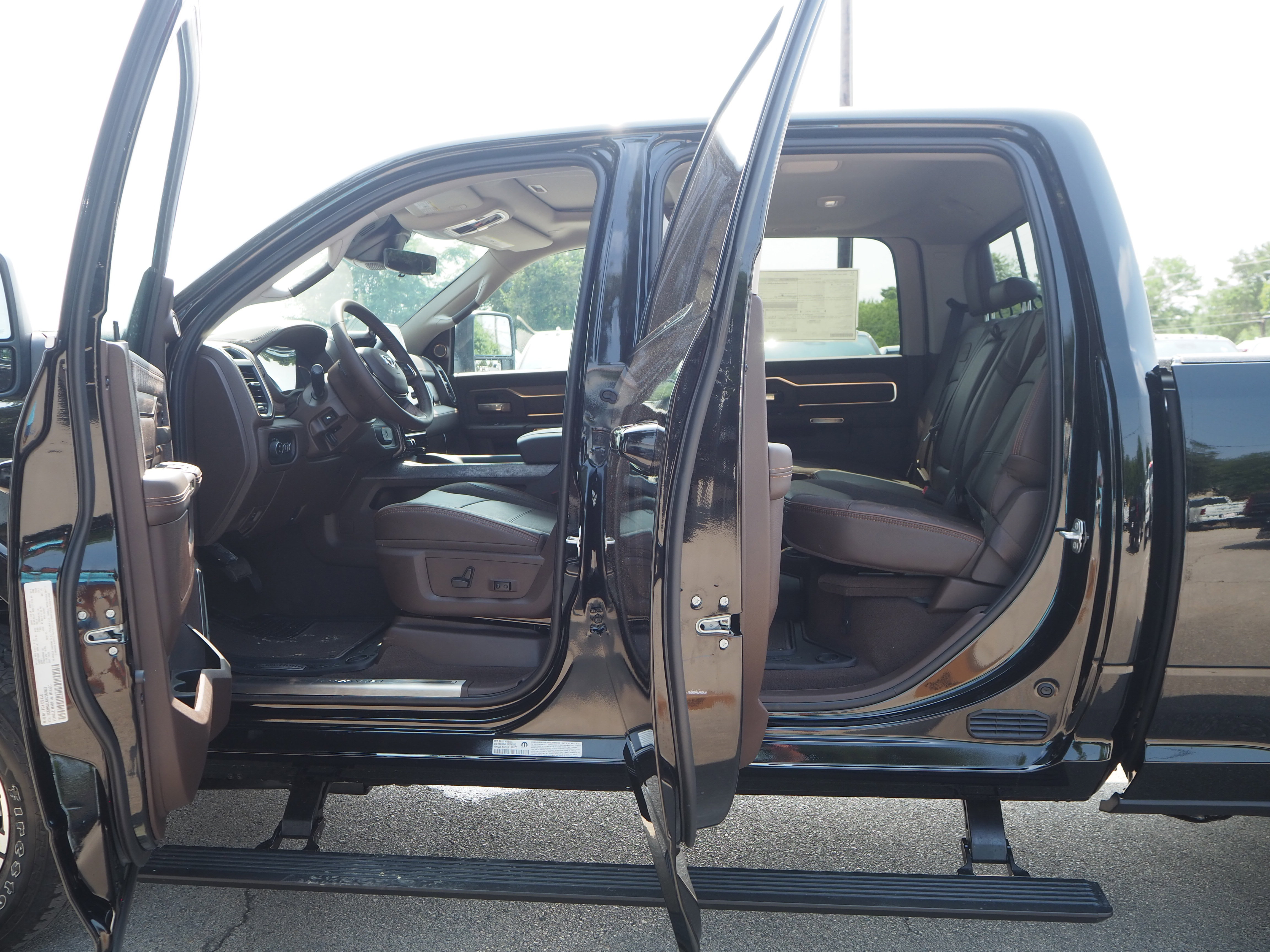 New 2025 RAM 2500 Limited AWD/4WD image 24