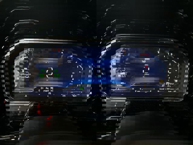 Used 2024 Chevrolet Silverado 3500 High Country w/ Technology Package image 12