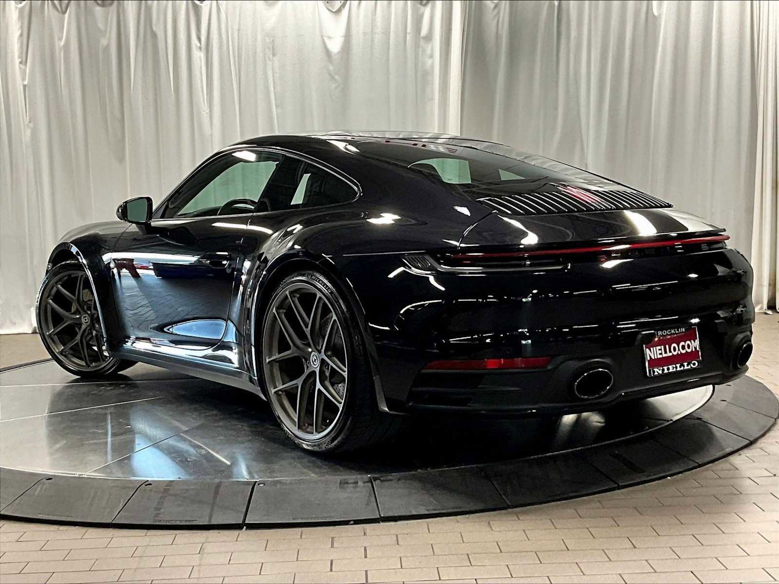 Used 2020 Porsche 911 Carrera image 3