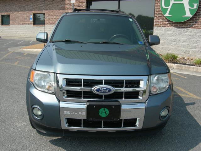 Used 2010 Ford Escape Limited AWD/4WD image 2