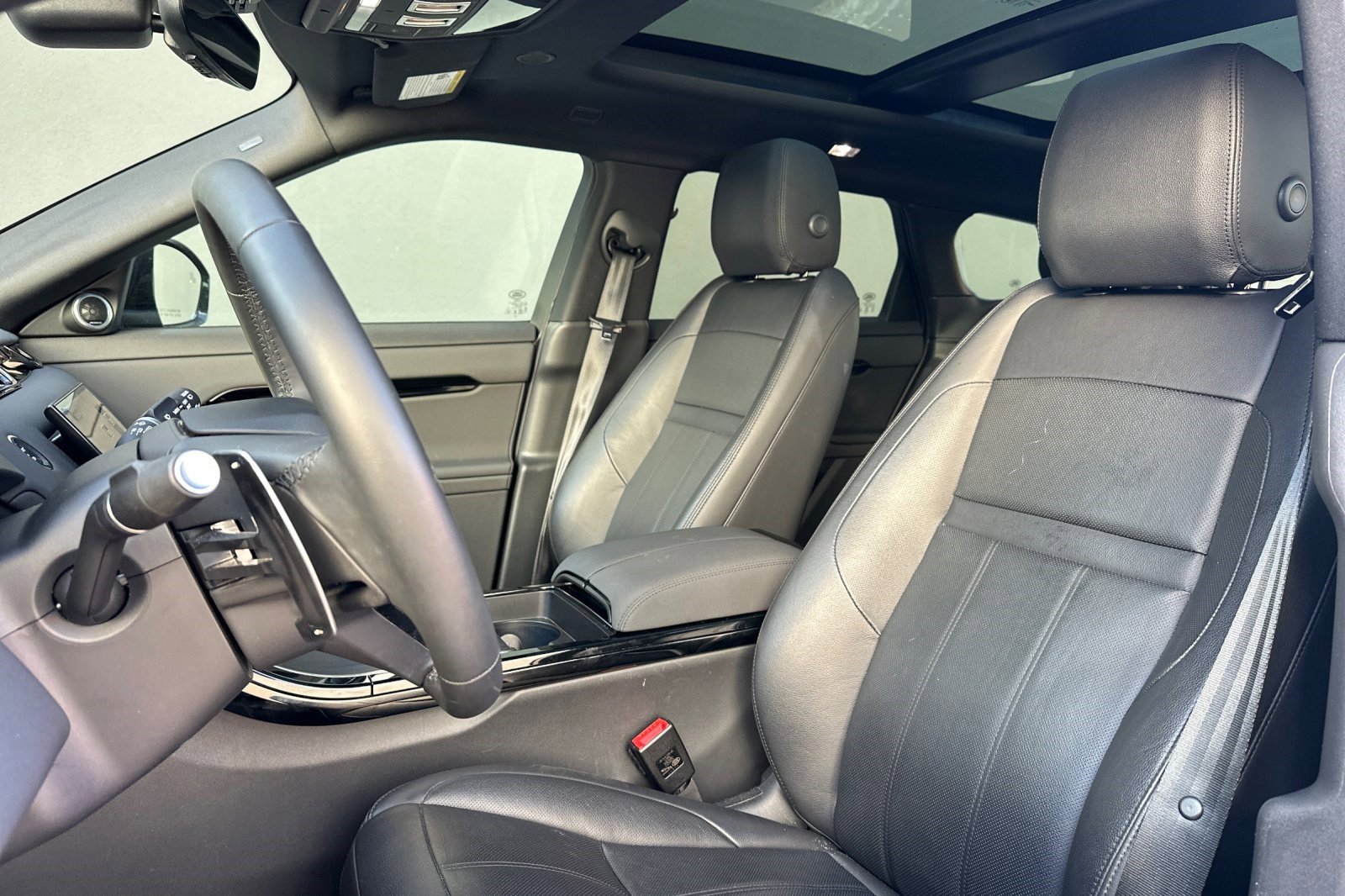 Certified 2024 Land Rover Range Rover Evoque Dynamic SE image 6