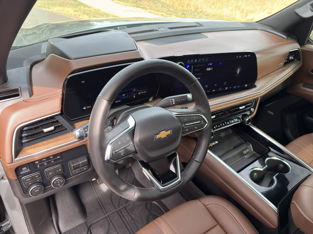 Used 2026 Chevrolet Suburban High Country w/ Sun And Tow Package image 18