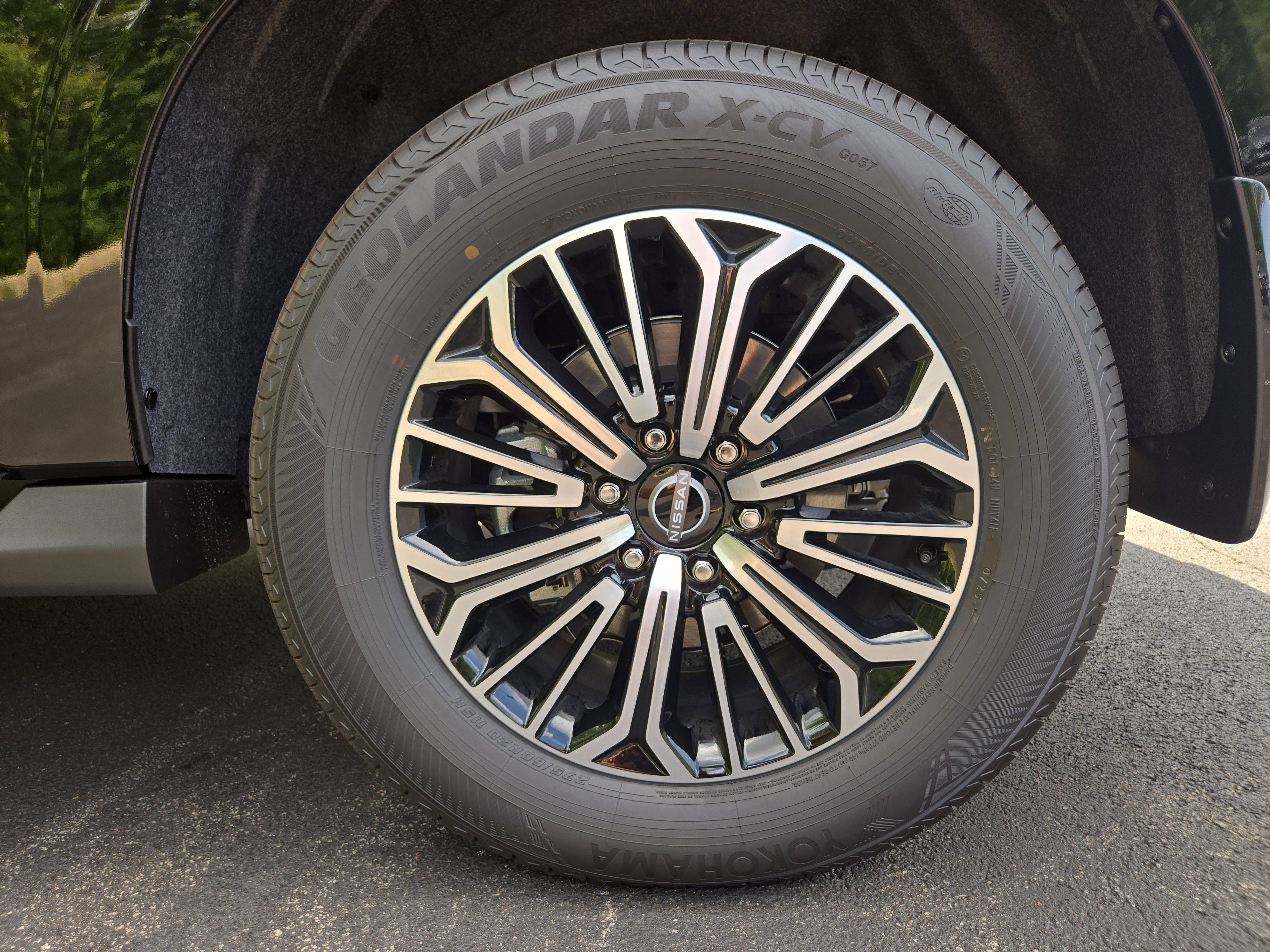 New 2025 Nissan Armada Platinum w/ Convenience Package image 9