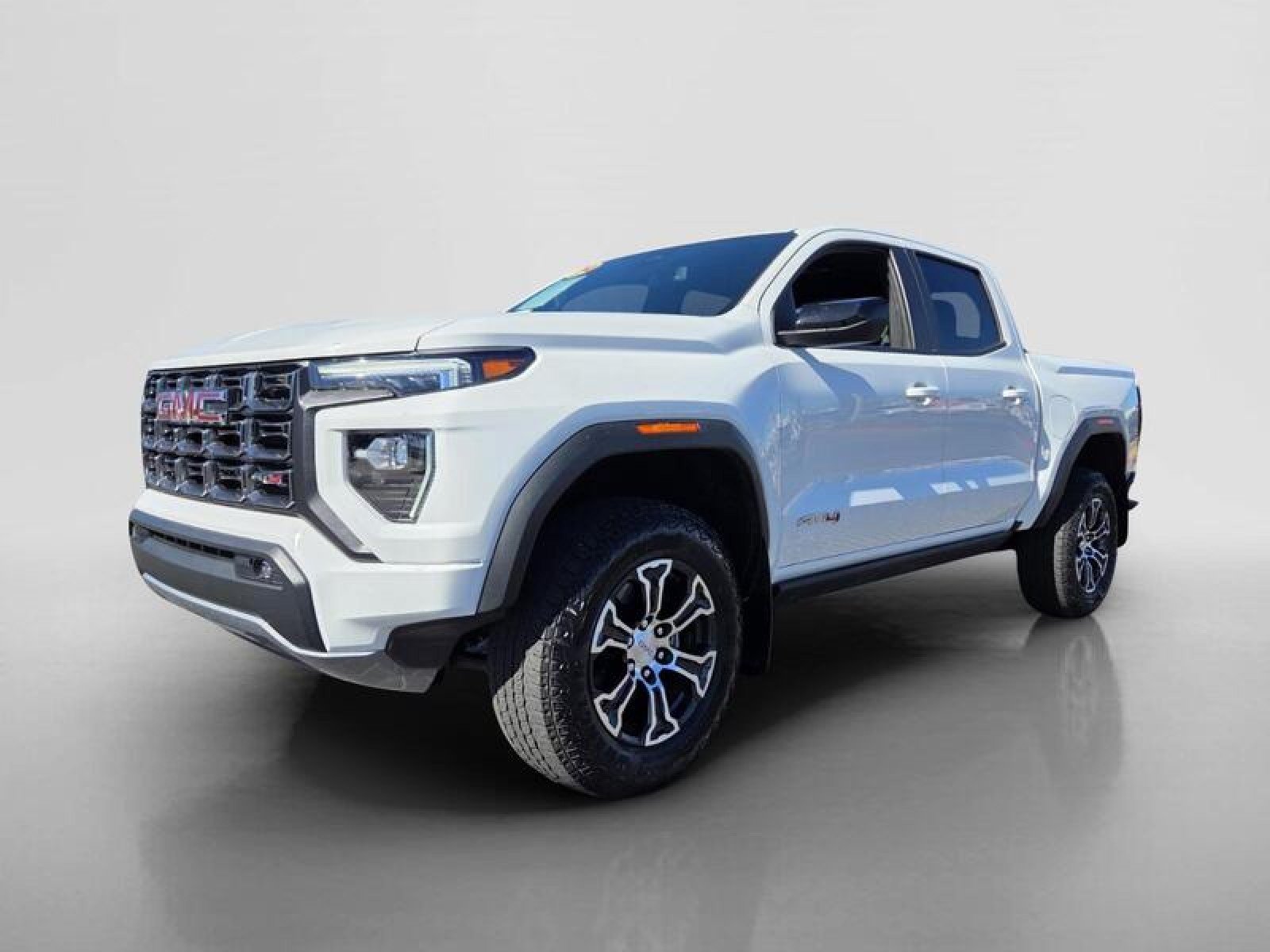 Used 2024 GMC Canyon AT4 w/ Canyon Safety Plus Package AWD/4WD image 8