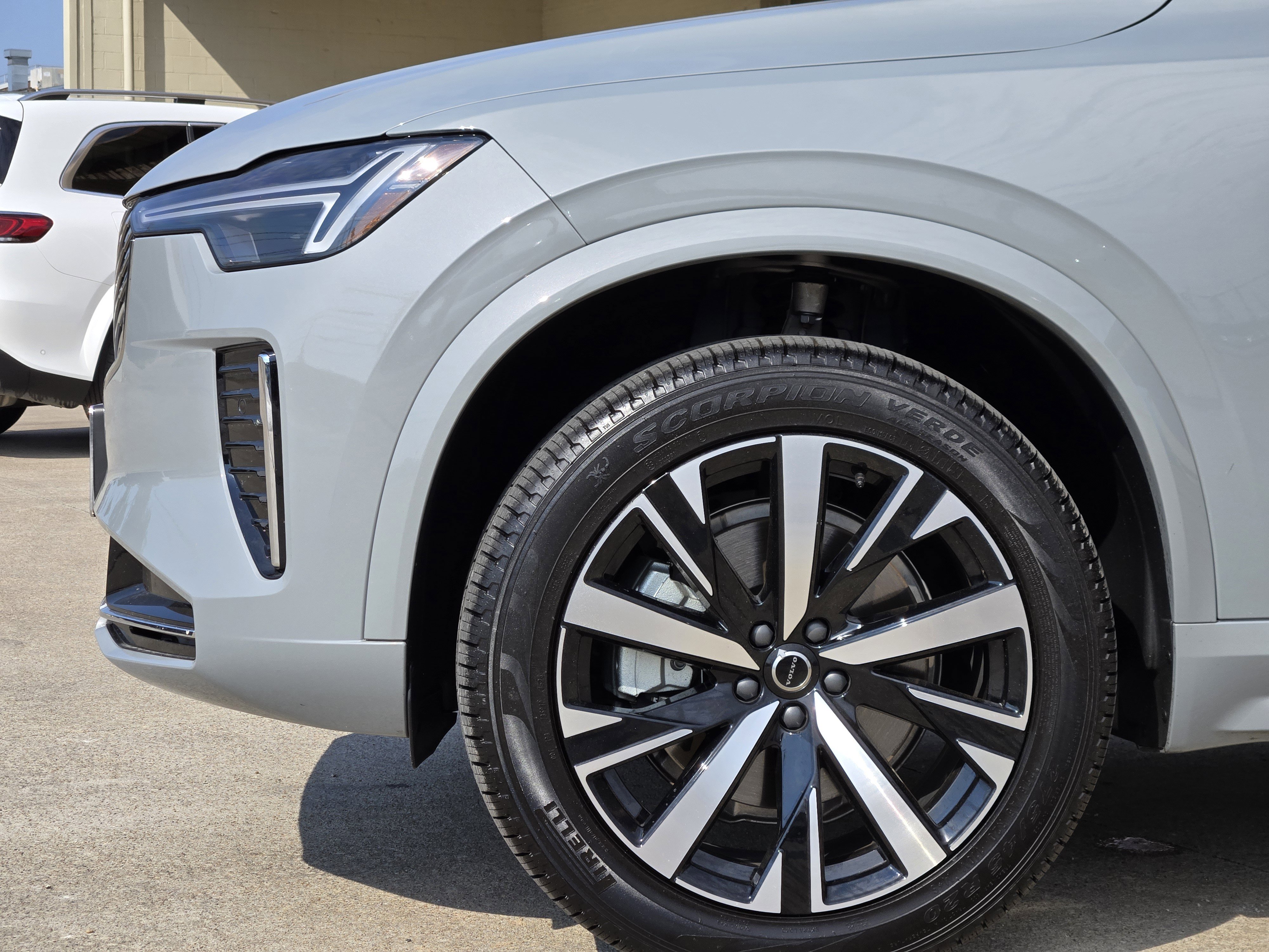 Certified 2025 Volvo XC90 B6 Core w/ Protection Package image 12