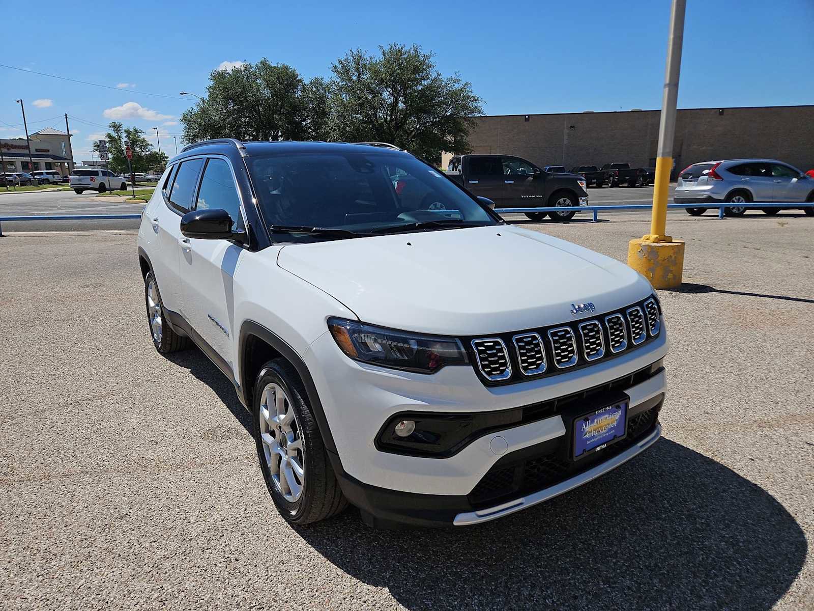Used 2025 Jeep Compass Limited AWD/4WD image 2