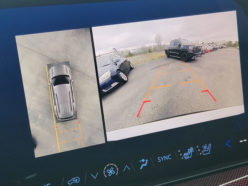 Certified 2024 Chevrolet Traverse RS image 18