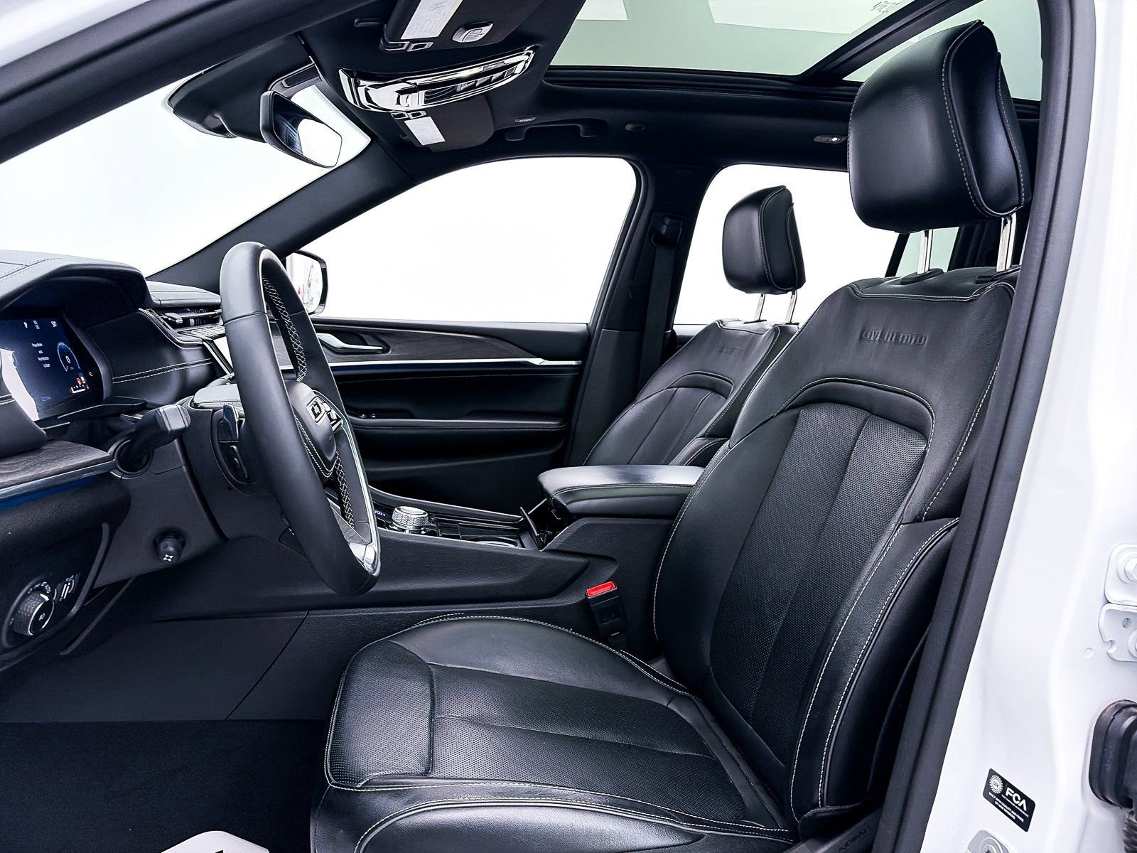 Used 2023 Jeep Grand Cherokee Overland image 19