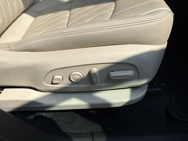 Used 2023 Buick Enclave Avenir w/ Avenir Technology Package FWD image 34
