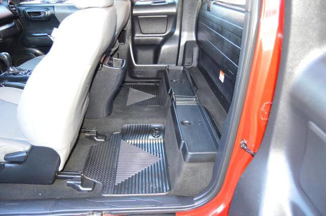 Used 2017 Toyota Tacoma 4x4 Access Cab image 42